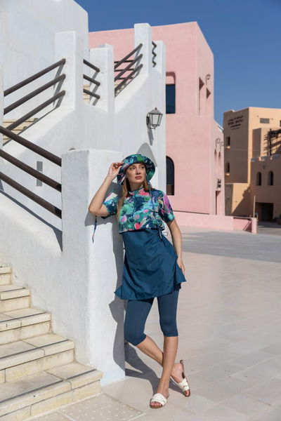 Şapkalı Crop Görünümlü Yarım Kol Yarı Kapalı Mayo - ALF26711