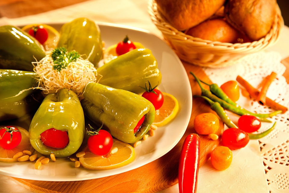 MEZE-BİBER DOLMASI KG.(KABAK DOLMA)