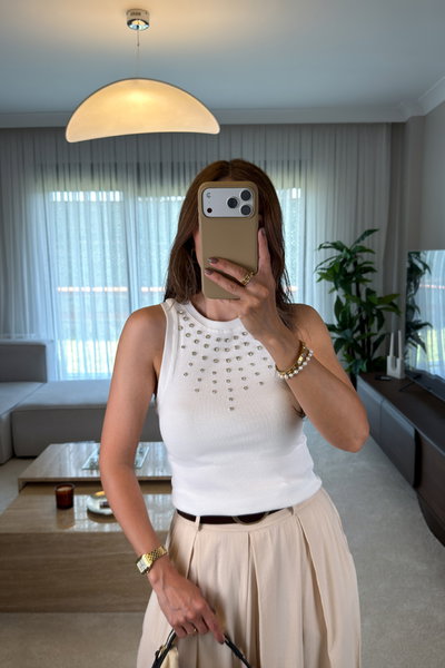 Eteği̇ Üçgen Taşli Kaşkorse Atlet