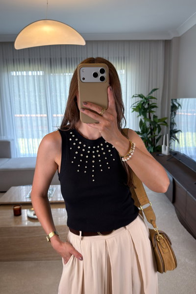 Eteği̇ Üçgen Taşli Kaşkorse Atlet
