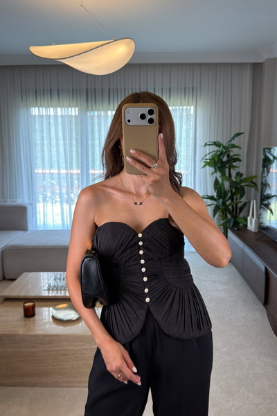 Pi̇le Ve Düğme Detayli Straplez Bluz