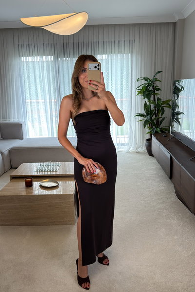 Straplez Yırtmaç Detaylı Elbise