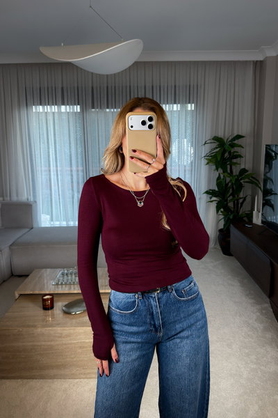 Parmak Geçmeli Kayık Yaka Body