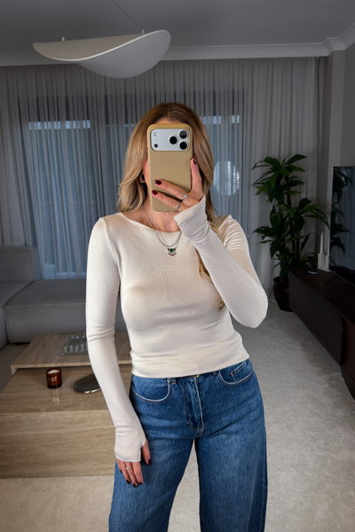 Parmak Geçmeli Kayık Yaka Body