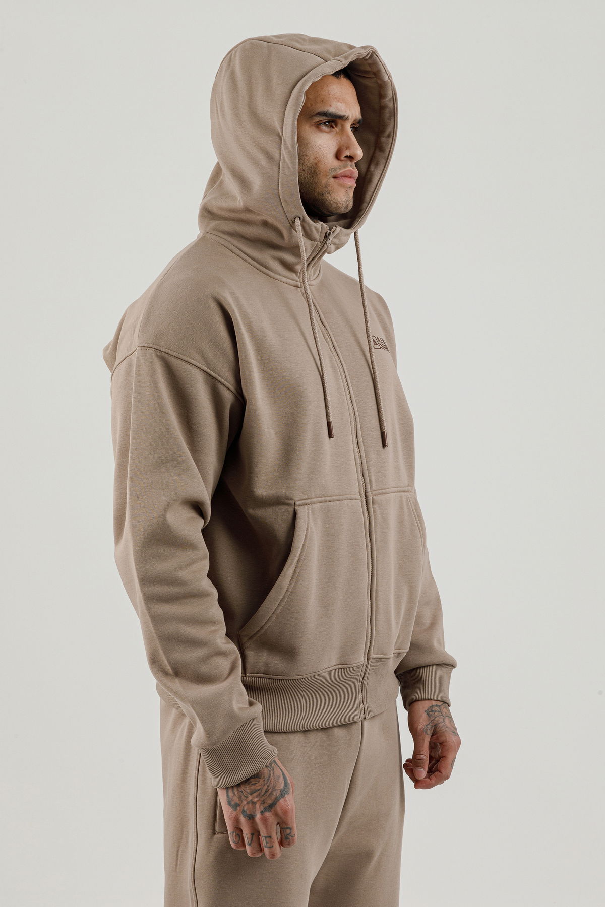 180019-M.02 - Kahverengi - Tam Boy Fermuarlı Kanguru Cepli Erkek Kapüşonlu Sweatshirt
